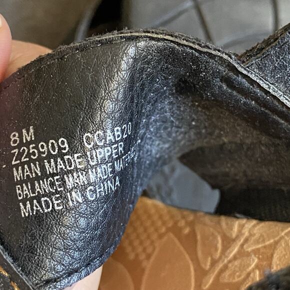 b.o.c. Born Concept Women's Size 8 Black SANDALS Pre-Owned - Picture 4 of 11